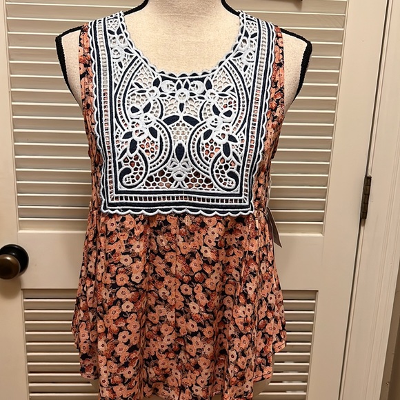 Adorable Coco + Jaimeson Crocheted Sleeveless Top - Picture 3 of 17